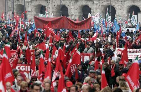 Italští odboráři pochodují Římem