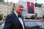 Hlavní hvězdou červeného koberce i závěrečného ceremoniálu byl Stellan Skarsgaard,
