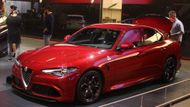 Jedno z nejobdivovanějších aut letošního autosalonu - Alfa Romeo Giulia - se objeví na českém trhu až na jaře příštího roku. Cena zatím stanovena nebyla, říká Janka Konečná z tuzemského zastoupení této značky.