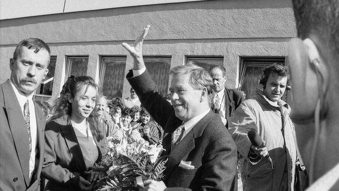 Václav Havel při návštěvě obce Osoblaha na Bruntálsku v roce 1995.
