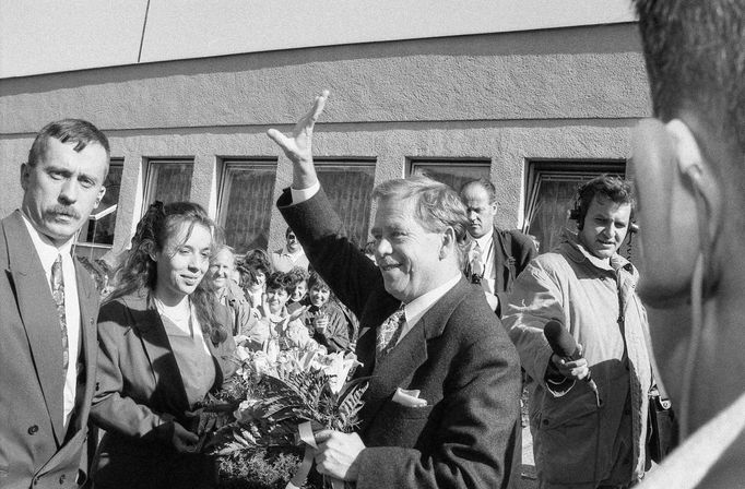 Václav Havel při návštěvě obce Osoblaha na Bruntálsku v roce 1995.