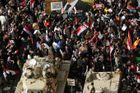 Mubarakovi stoupenci. Jejich odpůrci později popsali, že mezi nimi poznali mnoho v civilu převlečených příslušníků nenáviděných represivních složek.