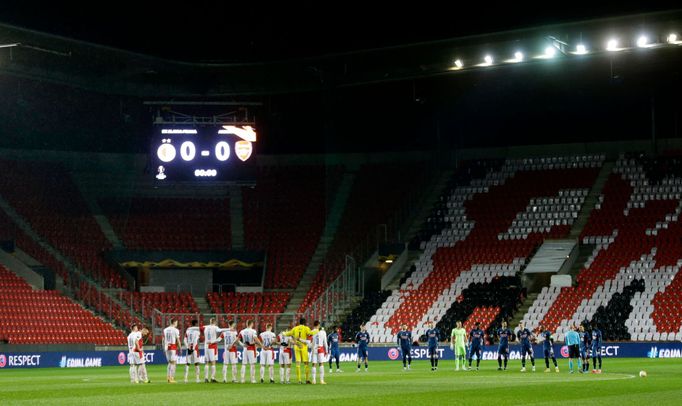 Hráči obou týmů před odvetou čtvrtfinále Evropské ligy Slavia - Arsenal