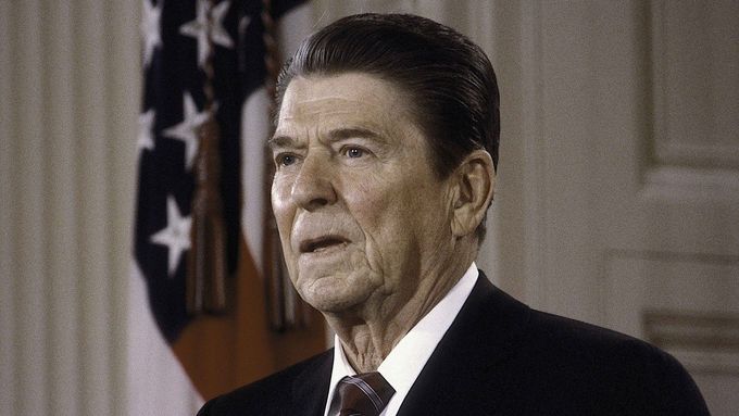 Ronald Reagan: "Naše politika je založena na tom, že naše velká demokratická země má zvláštní závazek pomáhat jiným národům, aby si zajistily svobodu." Platí to ještě?