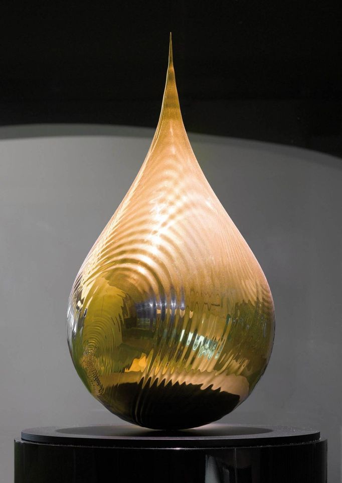 Zlatá kapka LacrimAu od Federica Díaze byla prodána za 6,5 milionu korun.