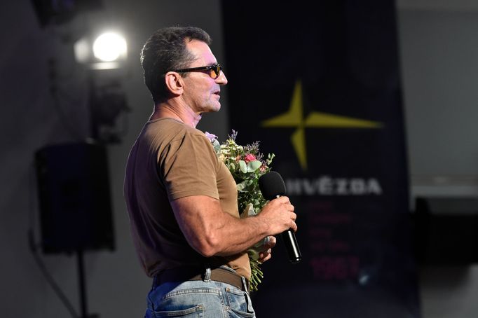 Ondřej Vetchý v Uherském Hradišti převzal výroční cenu Asociace českých filmových klubů.