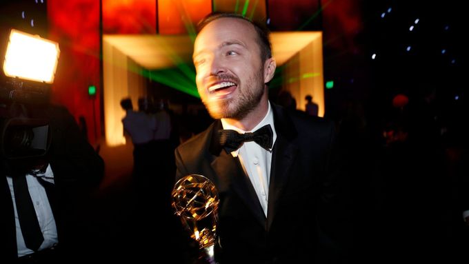 Jednou z jistot letošních Emmy byl seriál Perníkový táta. Hereckou cenu za něj dostal Aaron Paul i jeho kolegové Bryan Cranston a Anna Gunn.