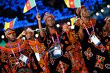 3. Hodně výtvarně zajímavé kostýmy mají africké národnosti, jako například Kamerun na tomto snímku.