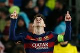 Podobnou radost si zažili i Lionel Messi s dalšími hráči Barcelony při postupovém vítězství 3:1 nad Arsenalem.