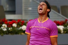 Rok oživlých legend. Svět po Federerovi marně nahání antukového krále Nadala