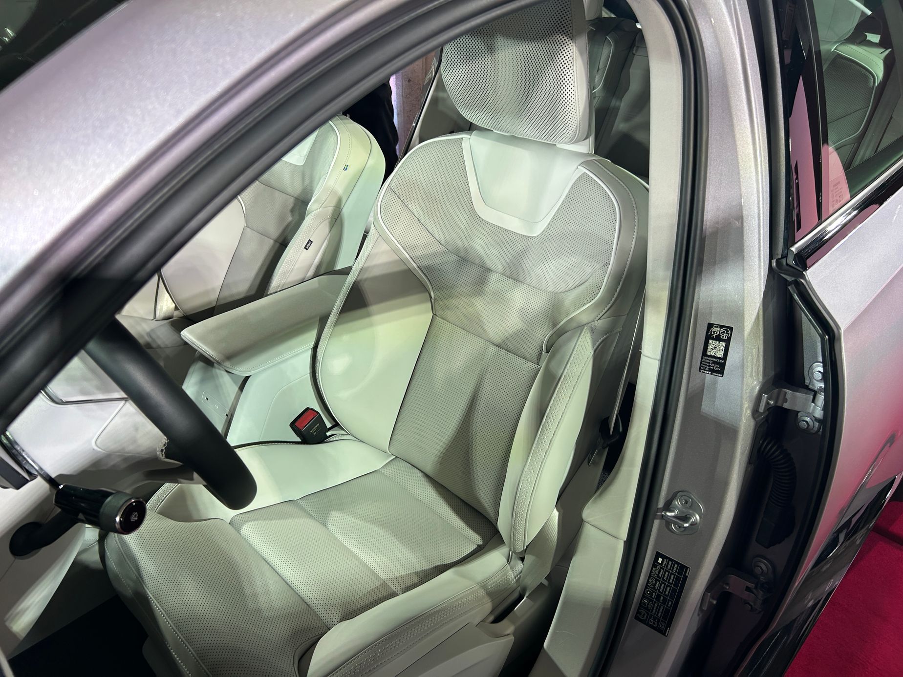 Volvo ES90