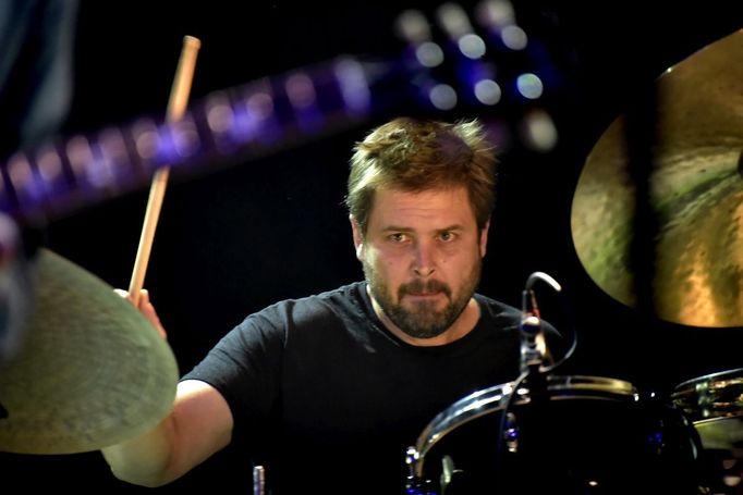 Snímek z koncertu Tedeschi Trucks Bandu.