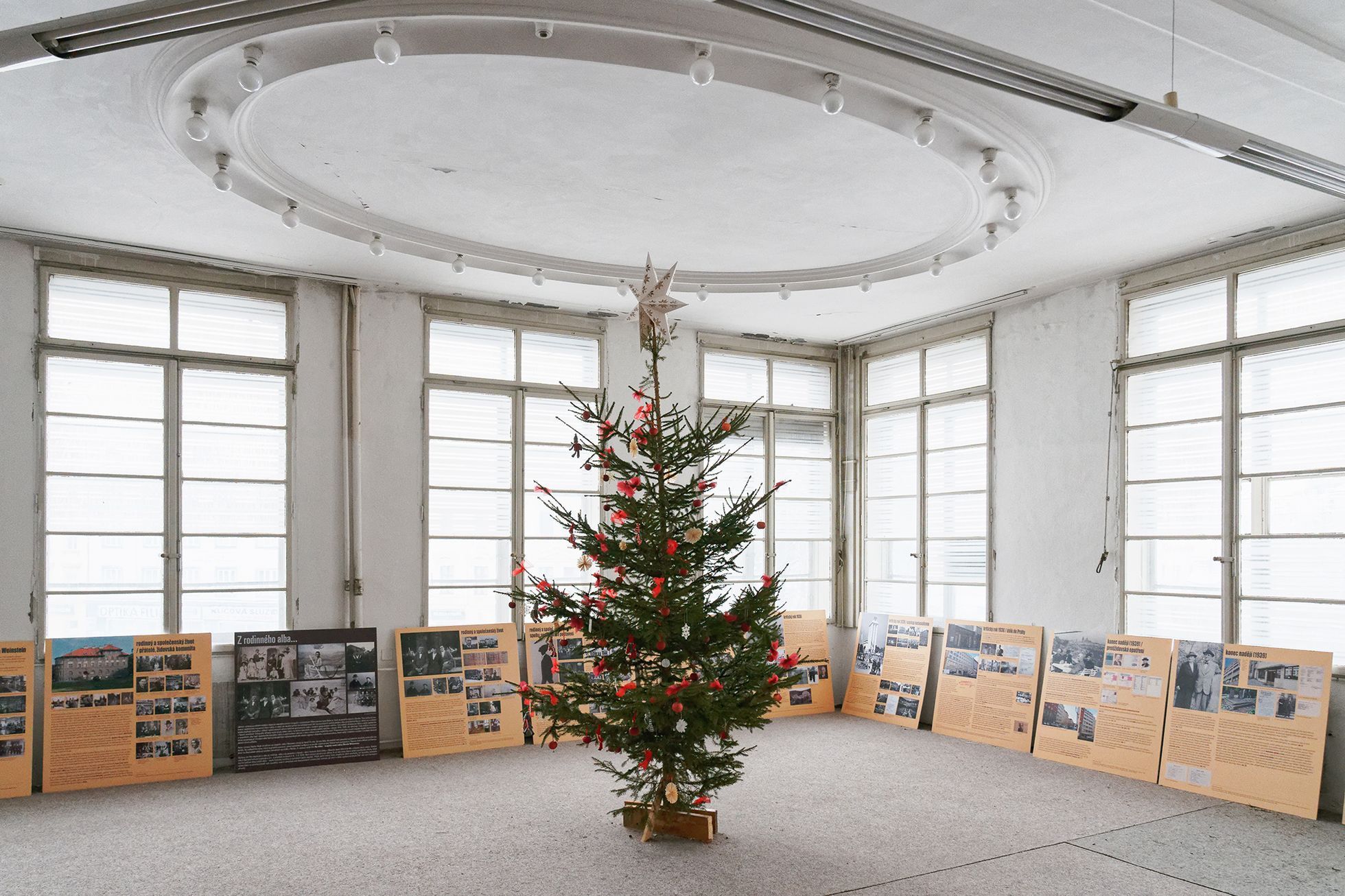 Zchátralý bývalý obchodní dům Breda v Opavě, jehož autorem je architekt Leopold Bauer