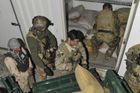 Čeští vojáci v Afghánistánu objevili 30 kilogramů hašiše a zneškodnili podomácku vyrobenou bombu
