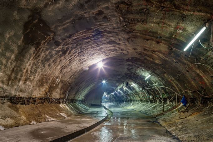 Geologický průzkum pro metro D - lokalita PAD4 na rohu ulic Na Strži a Budějovické u budovy České pošty.