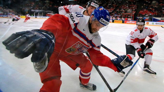 Kundrátek, Jordán či  překvapení z Varů? Česká obrana utekla do NHL, kdo pojede na olympiádu?