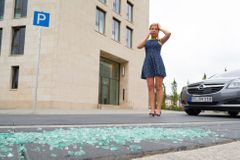Ukradli vám auto, zabouchli jste si v něm klíče? Opel ho umí na dálku odemknout i zastavit