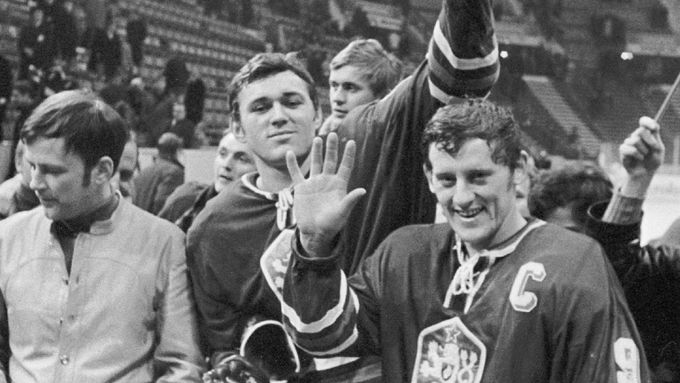 Jozef Golonka (vpravo) a Václav Nedomanský byli v roce 1969 tahouny národního mužstva.