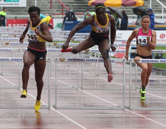 Atletka, Memoriál Josefa Odložila 2013: 100 m přek., Tiffany Porterová (145), Delloreen Ennisová (149), Eline Beringsová (147)