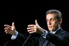 Sarkozy podpořil Fillona před prvním kolem voleb ve Francii