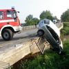 Auto prorazilo u Měnína na Brněnsku most