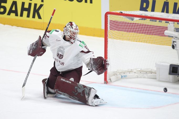 Elvis Merzlikins v zápase Česko - Lotyšsko na MS 2019