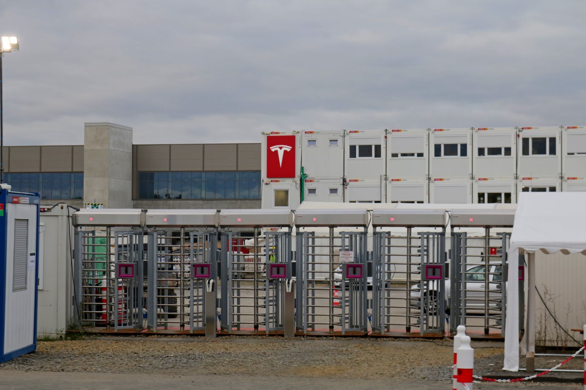 Tesla výstavba továrny Gigafactory u Berlína září 2021