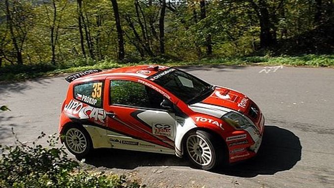 Martin Prokop se svým Citroënem C2 při testech před Katalánskou rallye.