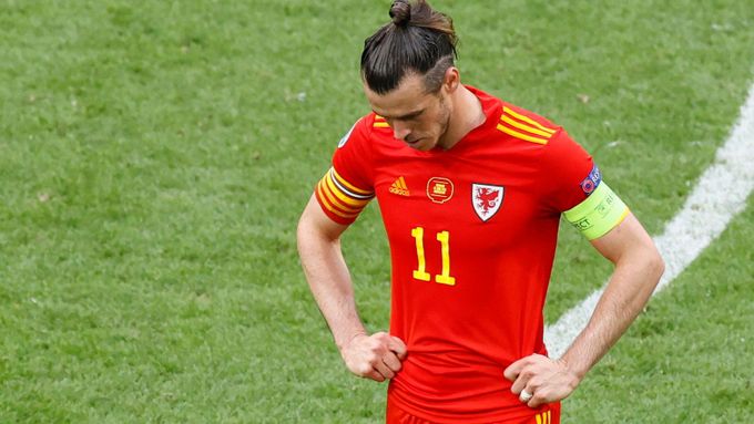 Zklamaný Gareth Bale po vypadnutí v osmifinále Eura proti Dánsku.