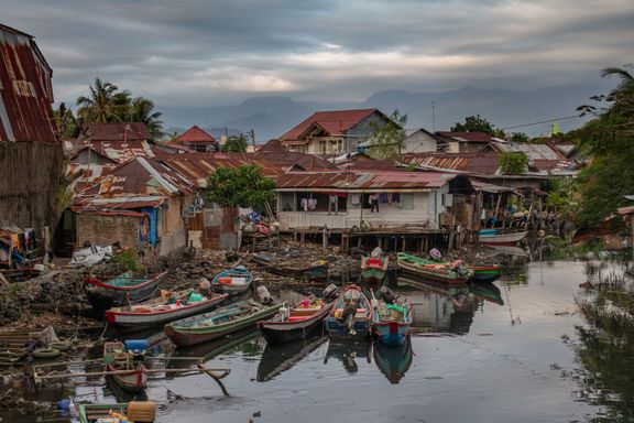 Indonéská města tvoří především obrovské množství nízkých a chatrných domků.