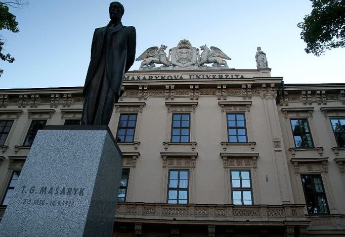 Budova Lékařské fakulty Masarykovy univerzity v Brně na Komenského náměstí.