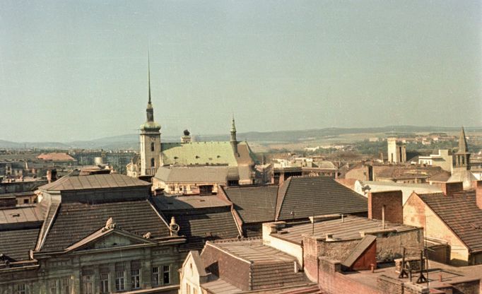 Pohled na Brno z věže Staré radnice. Rok 1958