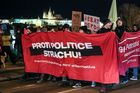 Foto: Mlčení znamená souhlas, křičeli odpůrci proti Okamurově sjezdu s evropskými ultranacionalisty