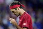 Zlomený Federer. V slzách se zhroutil do náruče Zvereva poté, co zrušil exhibici