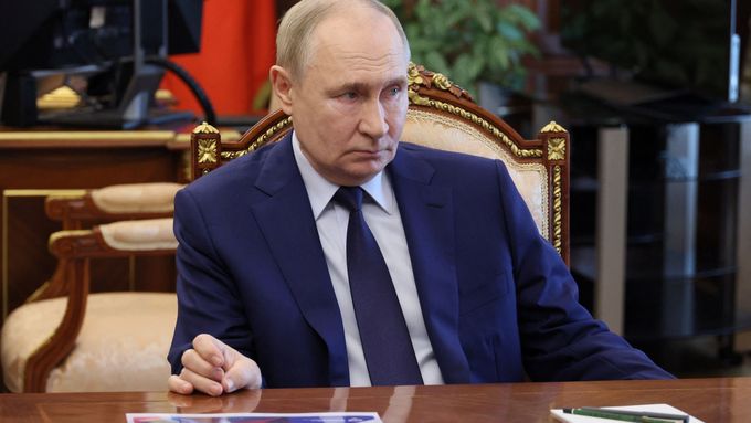Putin mluvil o nedostatku žen v Rusku a problémech ohledně klesající porodnosti