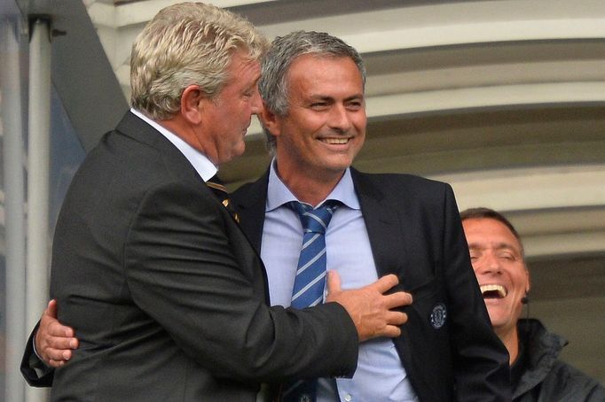 Chelsea vs. Hull, první kolo anglické Premier League (Mourinho a Bruce)