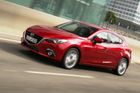 Mazda 3 nejnovější generace se nabízí jak s karosérií hatchback, tak i sedan. Mezi prvky výbavy může být průhledový displej a také připojení k internetu. Vůz je druhým z trojice soutěžících v kategorii Nižší střední třída.