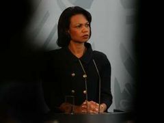 Americká ministryně zahraničí Condoleezza Riceová zákon ostře kritizovala.