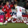 Fotbal, Česko - Dánsko: Matěj Vydra - Daniel Agger