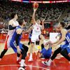 basketbal, MS 2019, Česko - Turecko, Ersan Ilyasova střílí na český koš