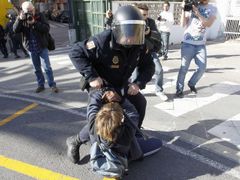 Valencijská policie uspořádala na lyceisty hon.