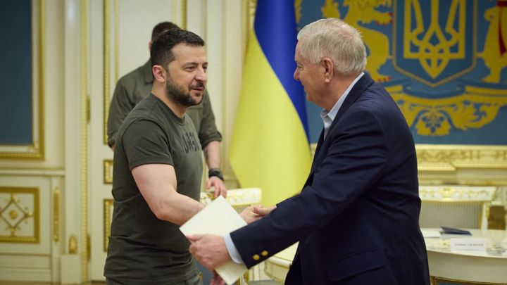 Analýza: "Zemřeš, americký šmejde." Jak Ukrajinci ohnuli realitu a nabili Rusům