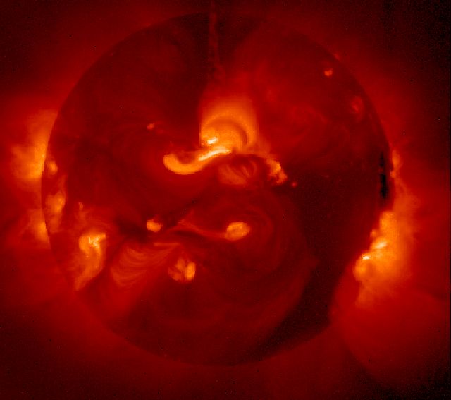 Obrazem: Krása slunečních aktivity na snímcích NASA