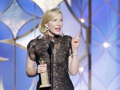 Cate Blanchett získala glóbus za Jasmíniny slzy.