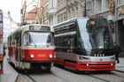 Praha nabízí špičkovou veřejnou dopravu, a přece autaři do „socky“ nepřesednou. Proč?