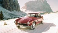 Už v roce 1956 vyrazilo podobným směrem BMW 507.