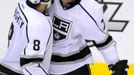 Carter a Doughty se radují v zápase Phoenix Coyotes - LA Kings.