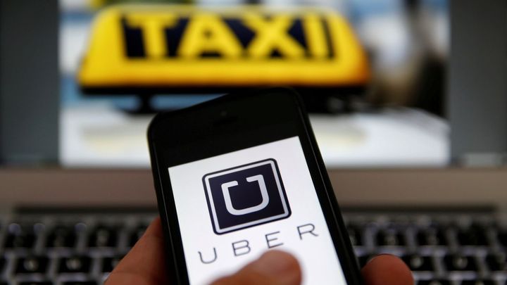 Taxislužbu na pražském letišti bude provozovat Uber. Garantuje pevně stanovenou cenu; Zdroj foto: Reuters