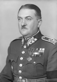 Generál Alois Eliáš byl od 27. dubna 1939 do 27. září 1941 předsedou protektorátního kabinetu.
