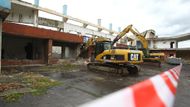 Ruiny zimního stadionu na dohled od centra města budou zanedlouho minulostí.